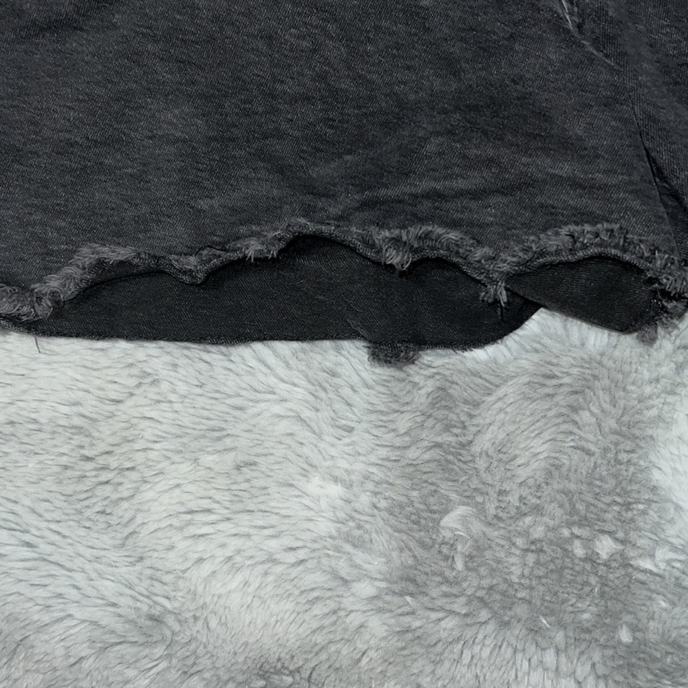 Levi High Rise Shorts - Picture 2 of 5